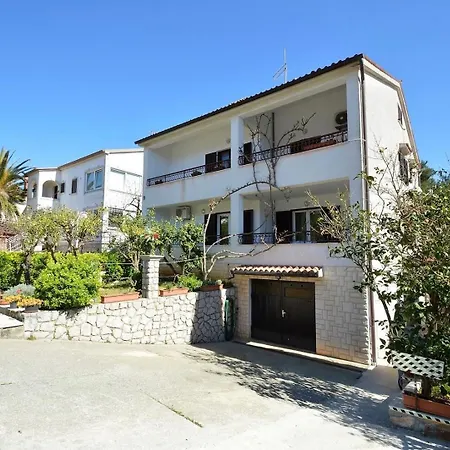 House Rahela