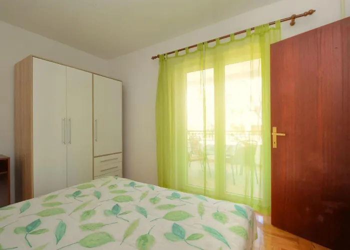 Guest house House Rahela 3*