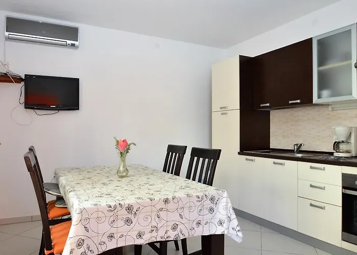 Pensiune House Rahela 3*